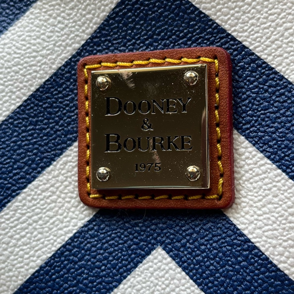 Dooney & Bourke Royal Blue & White Chevron Crossbody Bag Purse Leather - Picture 6 of 10